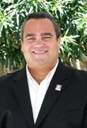 rei_l_mesa_front_leafbackground_2008_smaller