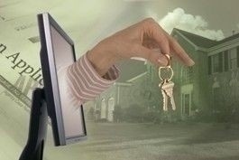 online_real_estate_hand_keys