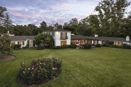 Drew_Barrymore_Santa_Barbara_home