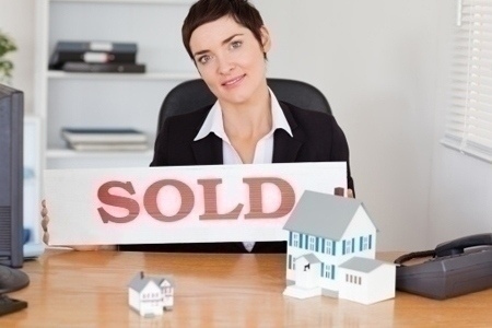 successful_agent_sold_sign
