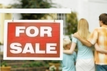 house_for_sale_sign_family