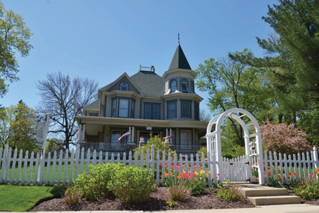 For Sale: The ‘Groundhog Day’ Manor