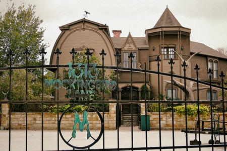 Texas Family’s Replica of ‘The Munsters’ House Is Creepy and Amazing