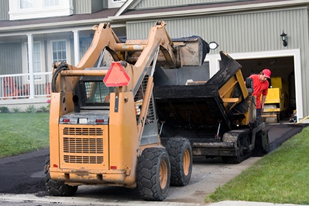 What Does It Cost to Pave a Driveway?