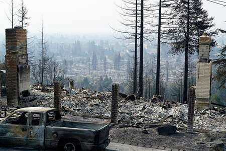 California’s Fire Siege Leaves Neighborhoods in Ruins