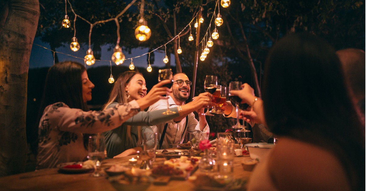 7 Tips to Hosting a Summer Party