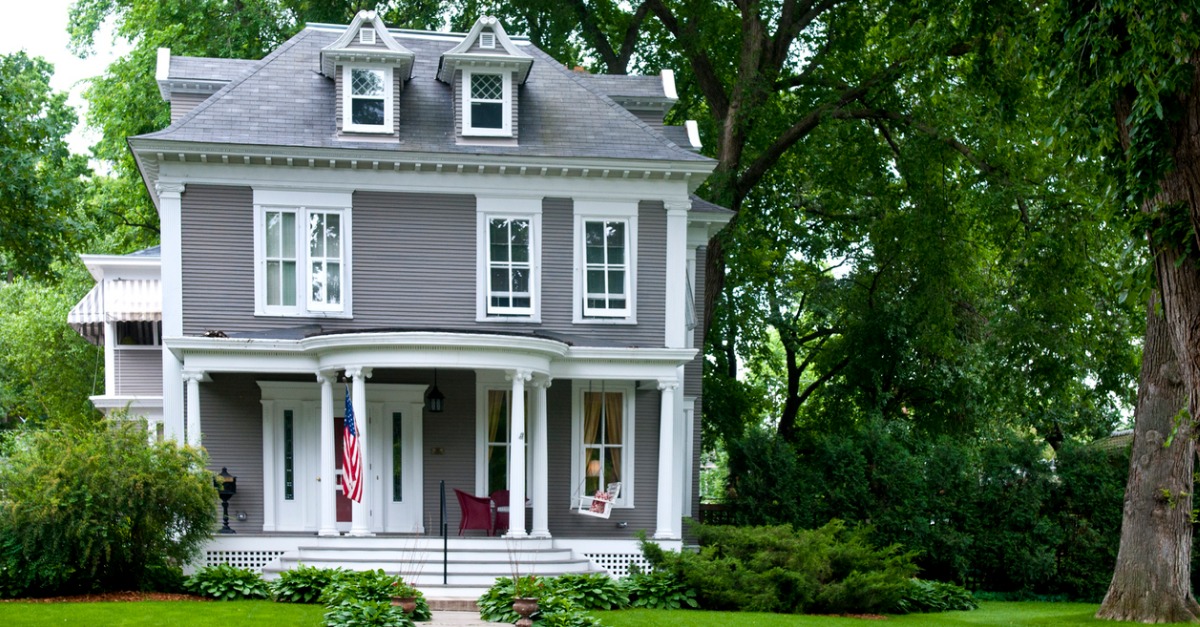 Pros and Cons of Purchasing a Historic Home