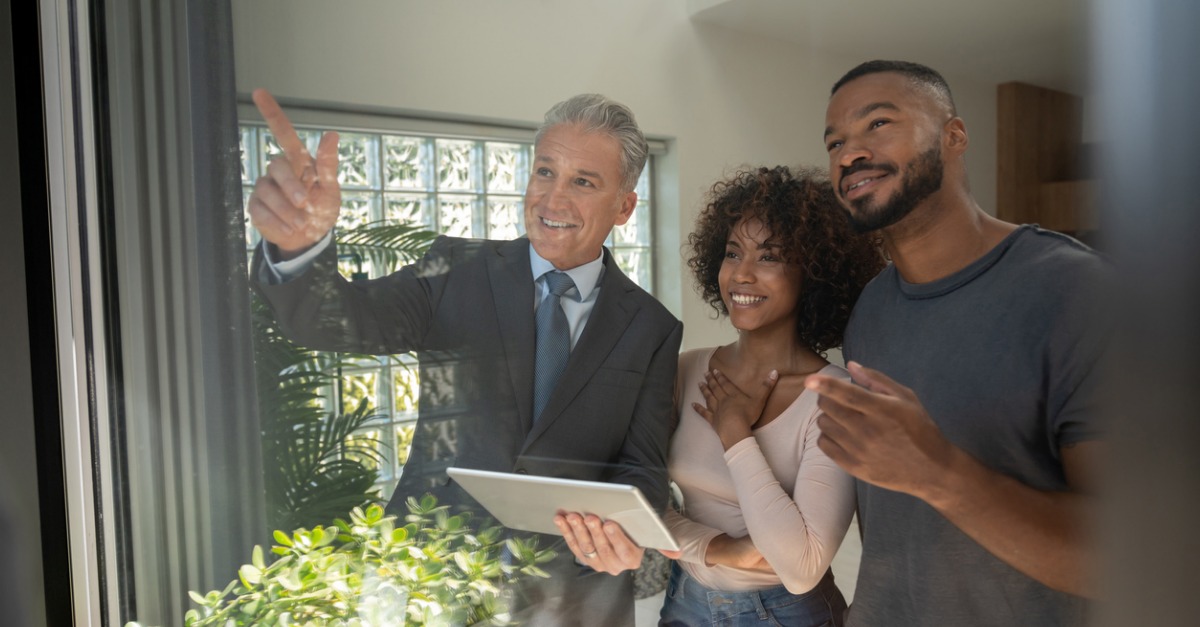 Should You Use the Same Real Estate Agent for Both Transactions?