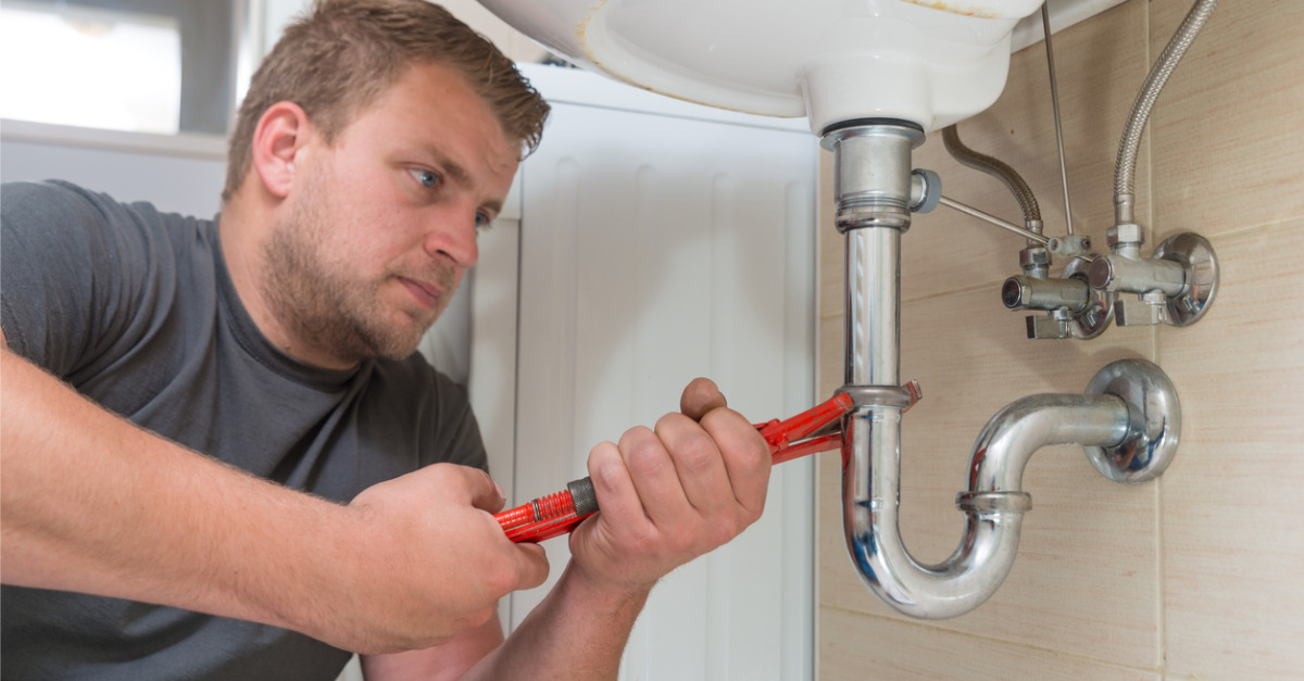 Should You Have Repairs Completed Before You Agree to Buy a House?