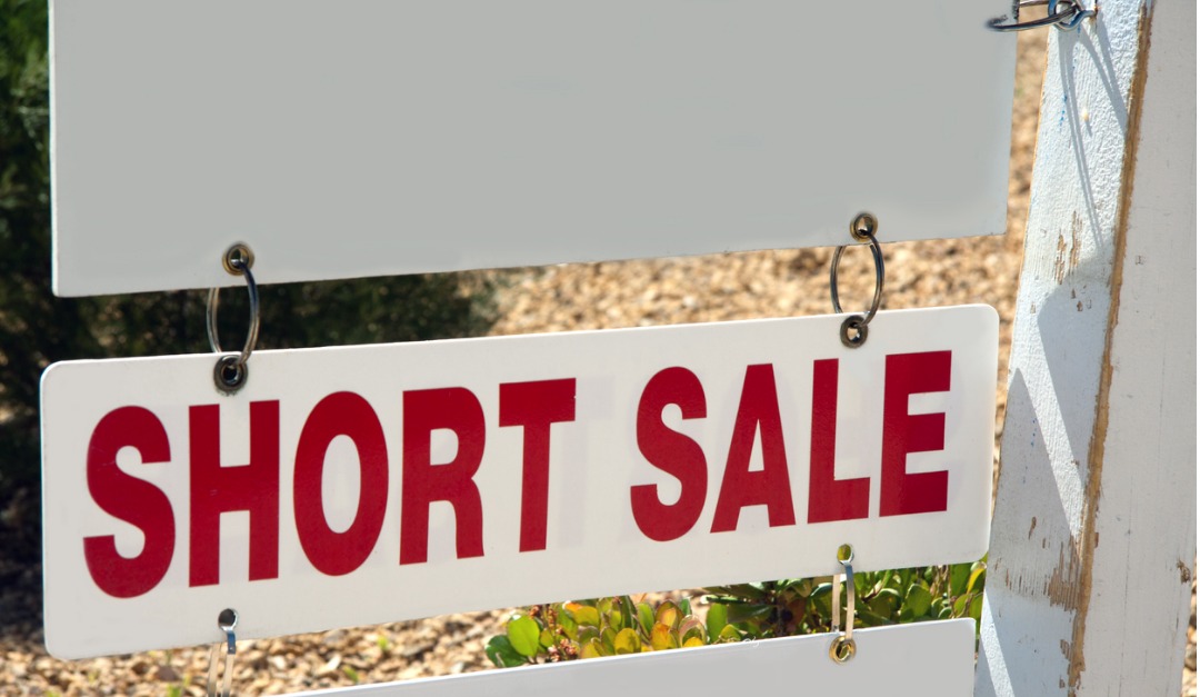 Pros and Cons of Buying a House in a Short Sale
