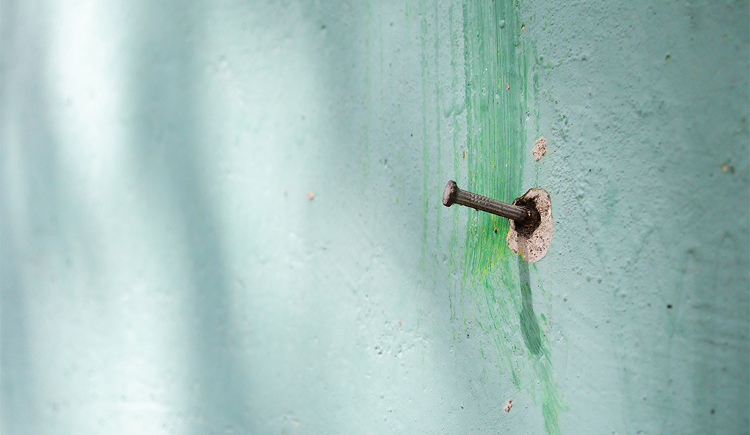 No Holes Required: Damage-Free Decorating Tips