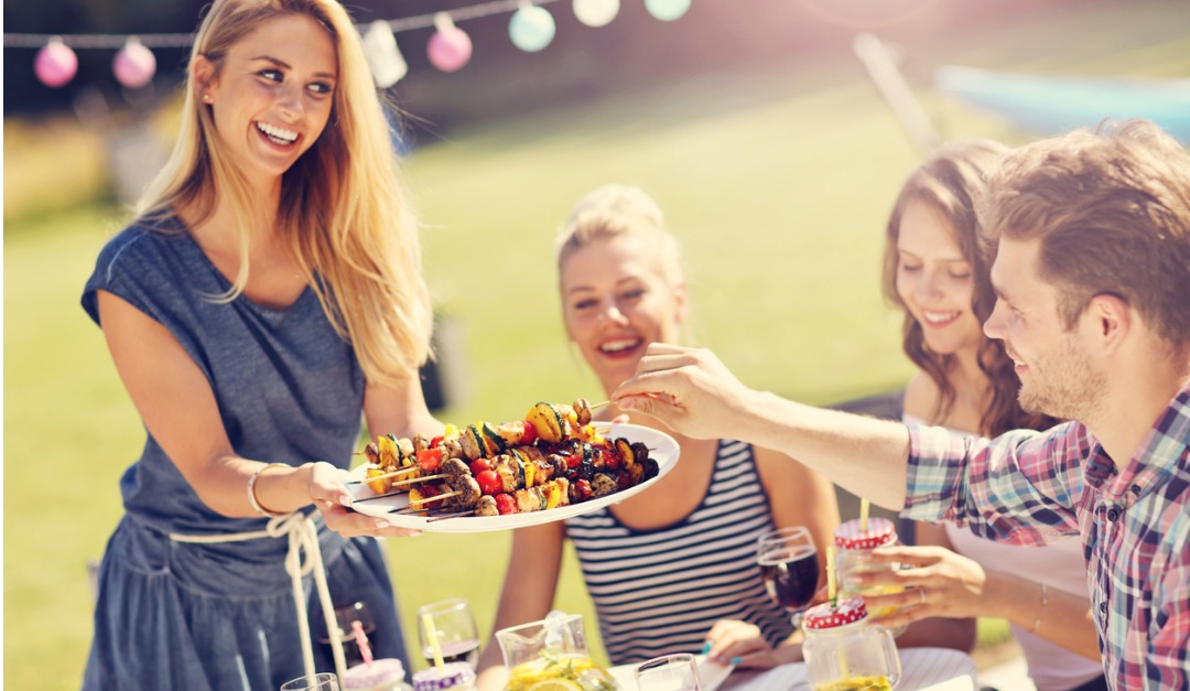 6 Ways to Simplify Your Next Backyard Bash