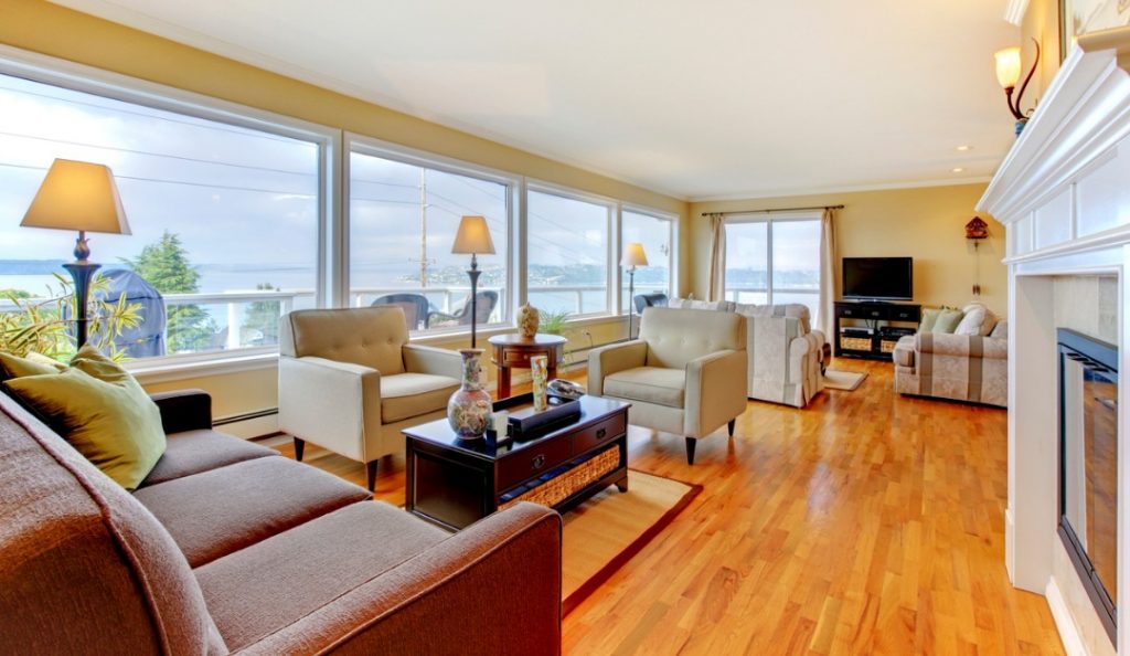 Should You Sell Your Home With Furniture Included? — RISMedia