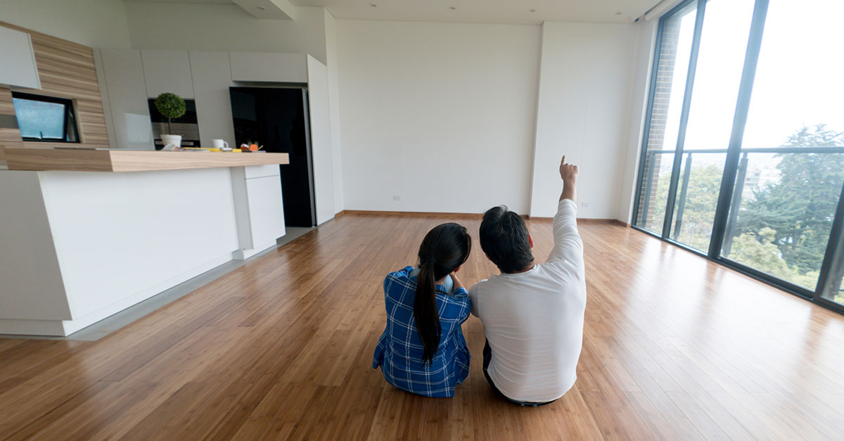 What Shapes Our First Impression of a Room?