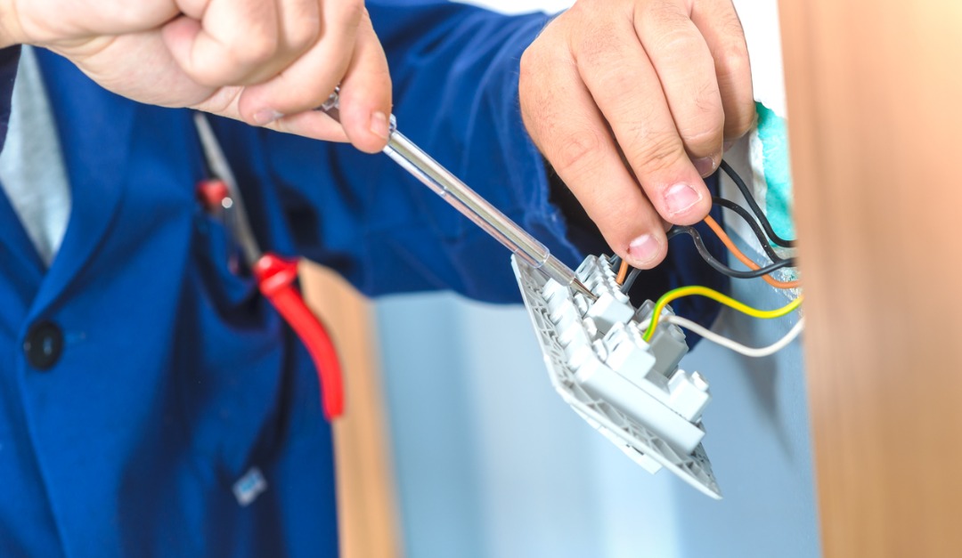 4 Common Electrical Repairs & Tips to Fix Them