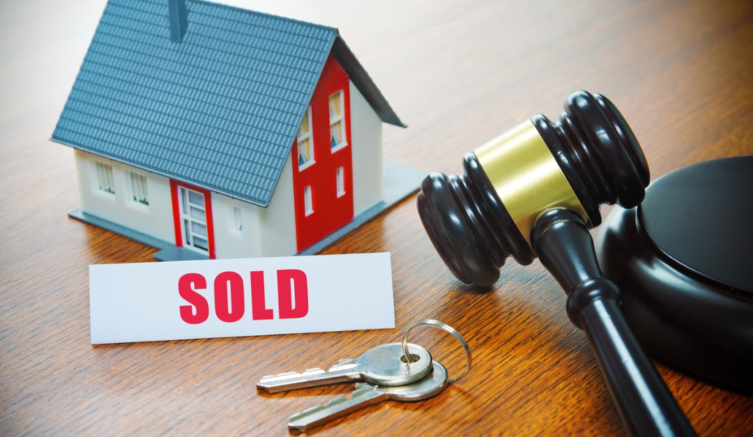 Pros and Cons of Buying a House at Auction — RISMedia
