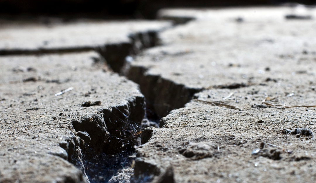 What Causes a Driveway to Crack?