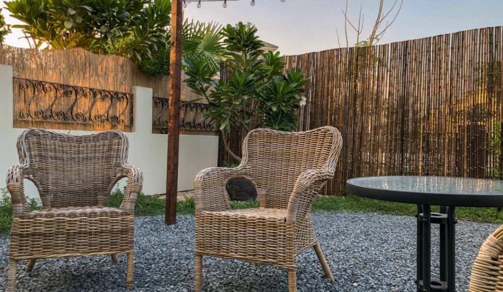 gravelpatioandoutdoorfurniturepictureid1059763854 — RISMedia