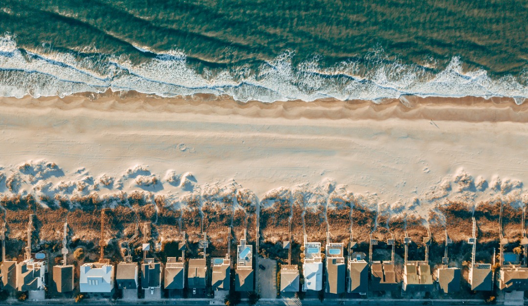 3 Reasons to Love Living in a Beach Town