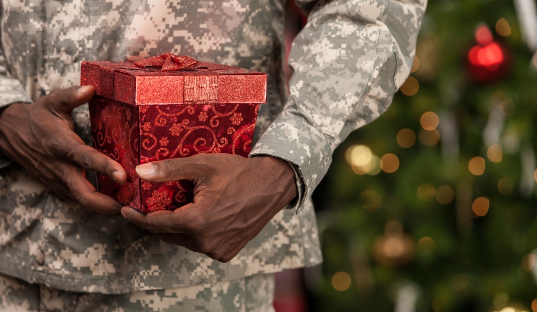 Sending Holiday Thanks to the Military