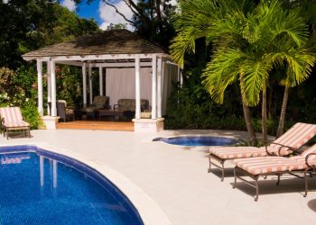 4 Luxurious Upgrades to Make to Your Pool Area