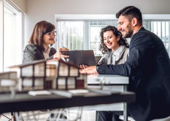 Should You Hire a Public Insurance Adjuster?