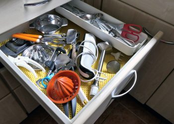 Keep Your Kitchen Clutter-Free With These Tidy Tips