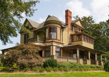 4 Features Synonymous With Victorian-Style Homes