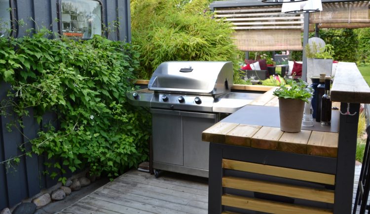 The Five Characteristics of an Outstanding Outdoor Kitchen