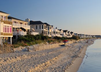 4 Features You’ll Want in a Beach Town Home