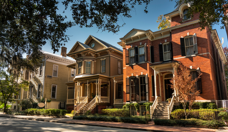 Guiding Buyers Through a Historic Real Estate Market