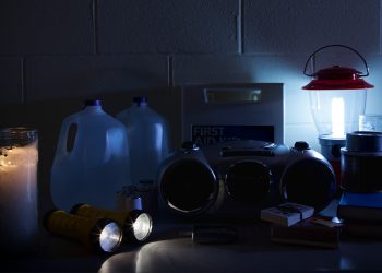 Keep Your Family Safe When a Winter Storm Knocks Out Electricity