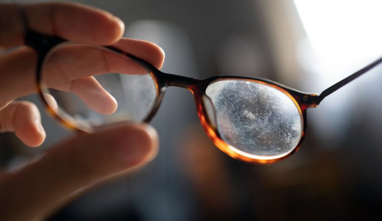 Scratch-Free Cleaning for Eyeglasses