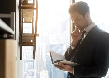 6 Must-Read Management Books for Real Estate Brokers