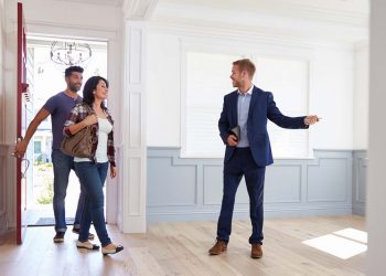 How to Get Back Into a Career in Real Estate After a Hiatus