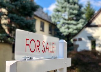 Zillow Stops Buying Houses – What Does This Mean and Will Other iBuyers Follow Suit?
