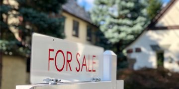 Zillow Stops Buying Houses – What Does This Mean and Will Other iBuyers Follow Suit?