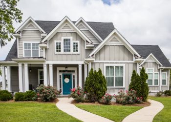 Quick and Inexpensive Ways to Improve Your Home’s Curb Appeal