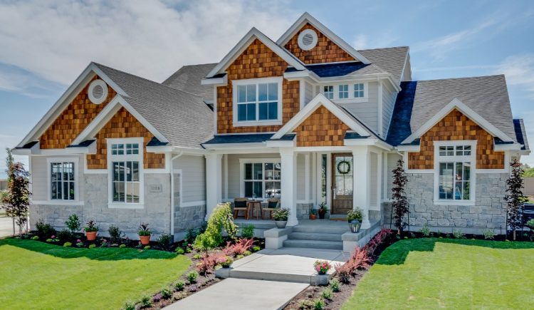 Custom Window Tips to Improve Your Home’s Curb Appeal