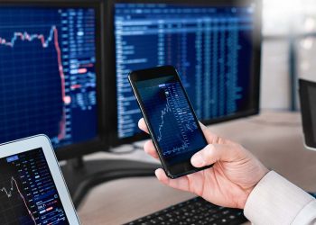 Fathom Announces Closing of Underwritten Public Offering of Common Stock