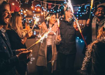 How to Earn More Referrals This Holiday Season