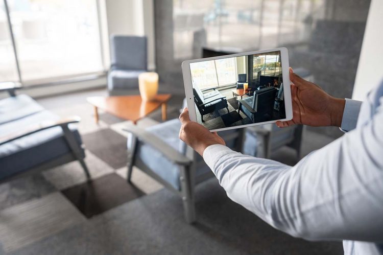 How to Showcase Your Open House on Facebook and Instagram Live