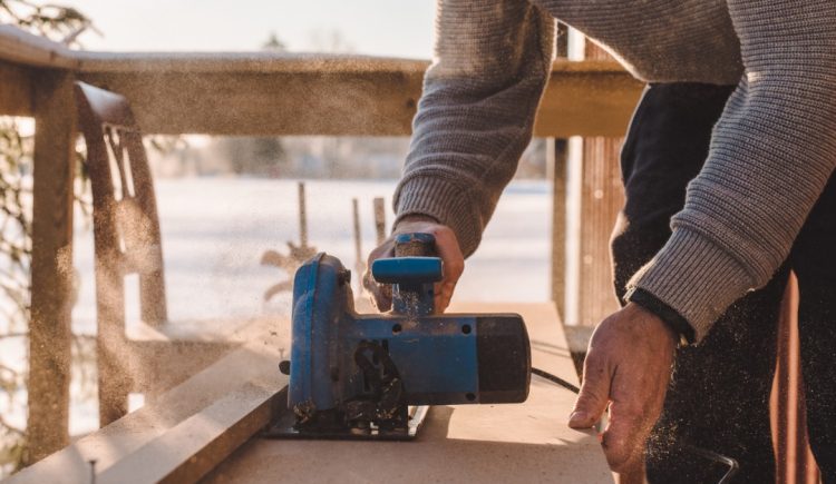 Why It May Be a Good Idea to Renovate Your Home During the Off-Season