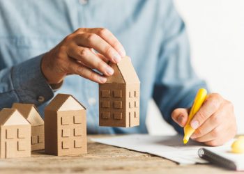 Zillow Sells 2,000 Homes to Controversial Investment Firm