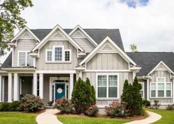 Should You Paint Your Home in Neutral Colors Before You Put It on the Market?