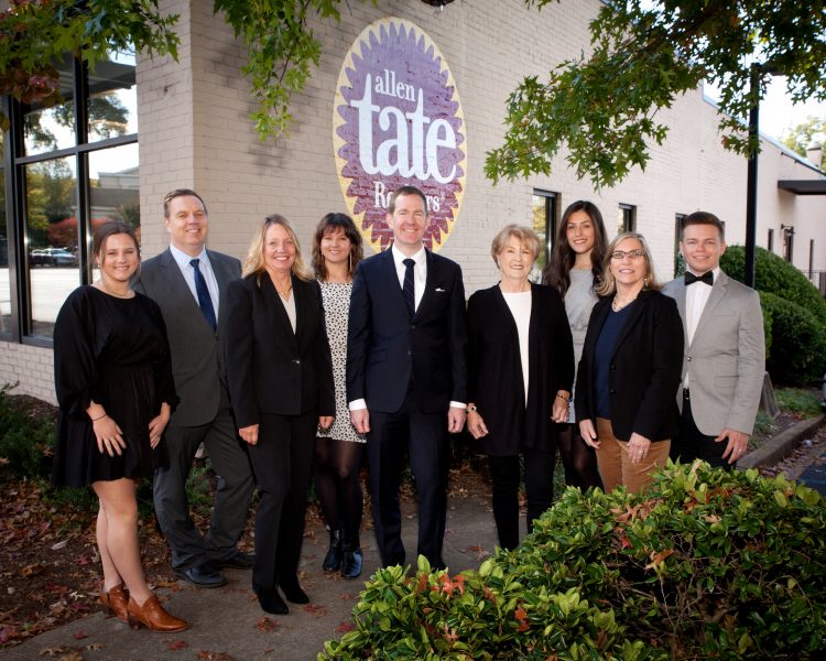 Old-Fashioned Service Can Power Your Team’s Success