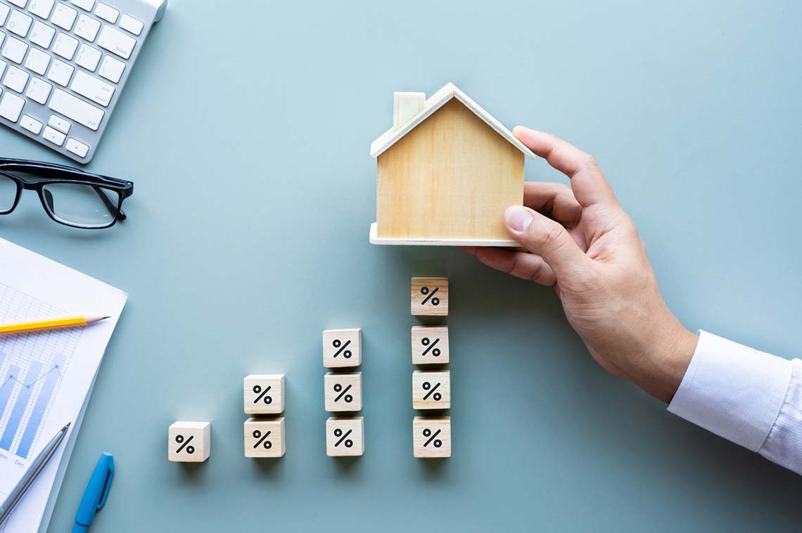 Year-End Outlook: Climbing Mortgage Rates Strain Buying Power in 2022 - Vimarsana News