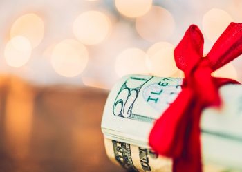 Holiday Tipping Etiquette: Who and How Much?