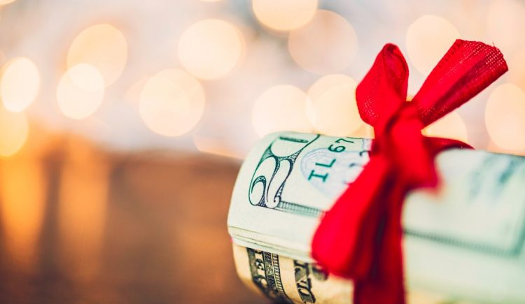 Holiday Tipping Etiquette: Who and How Much?