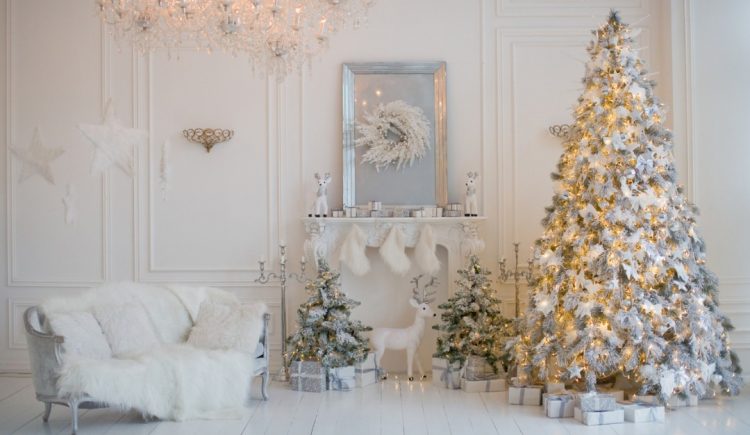 Decking the Halls With Neutral Holiday Decor